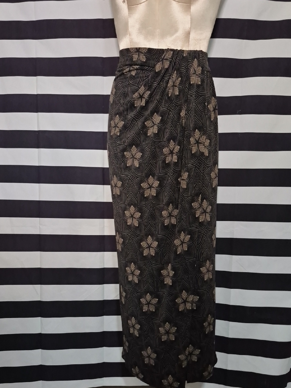 New York & Company Black and Tan Geometric Maxi Skirt